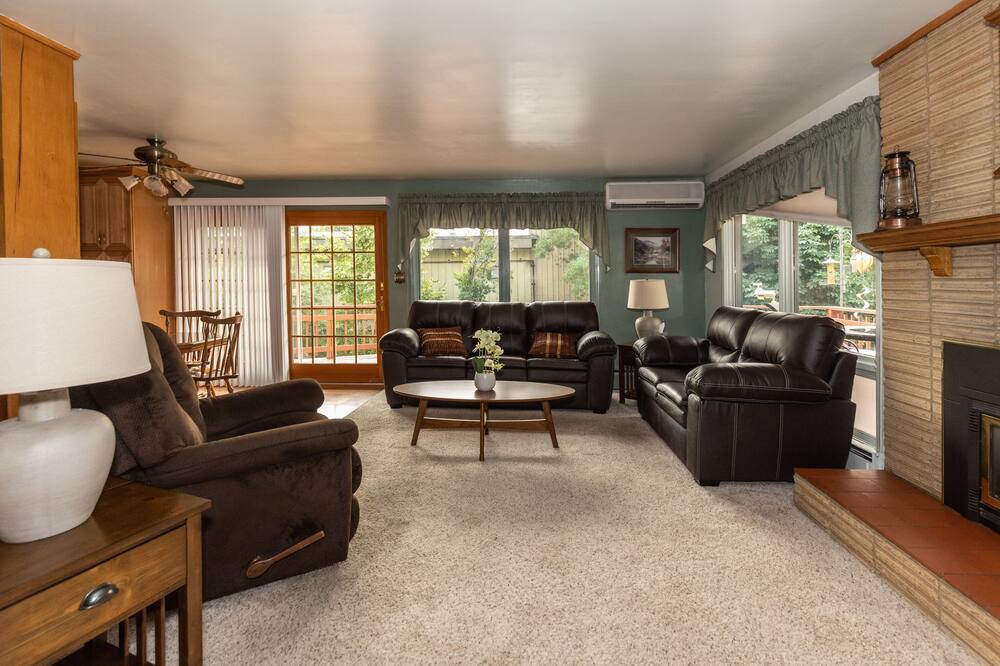 Photo of Livingroom in Columbia Falls