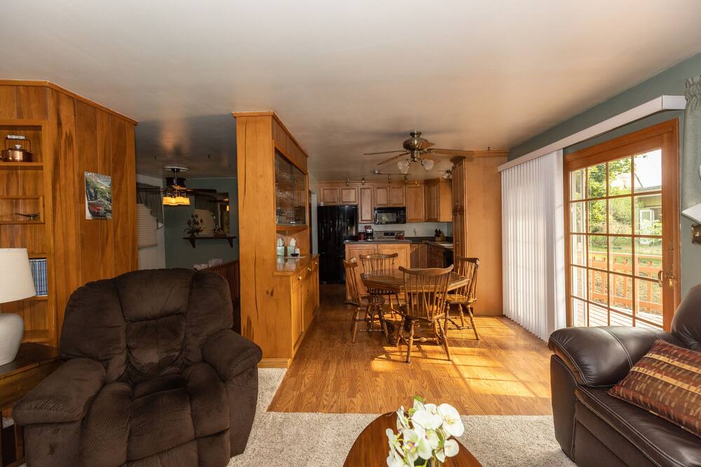 Photo of Livingroom in Columbia Falls