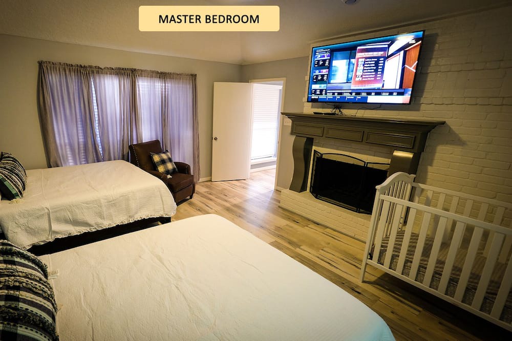 Photo of Bedroom in Pecan Grove