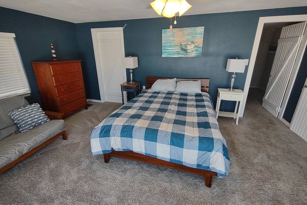 Photo of Bedroom in Russells Point