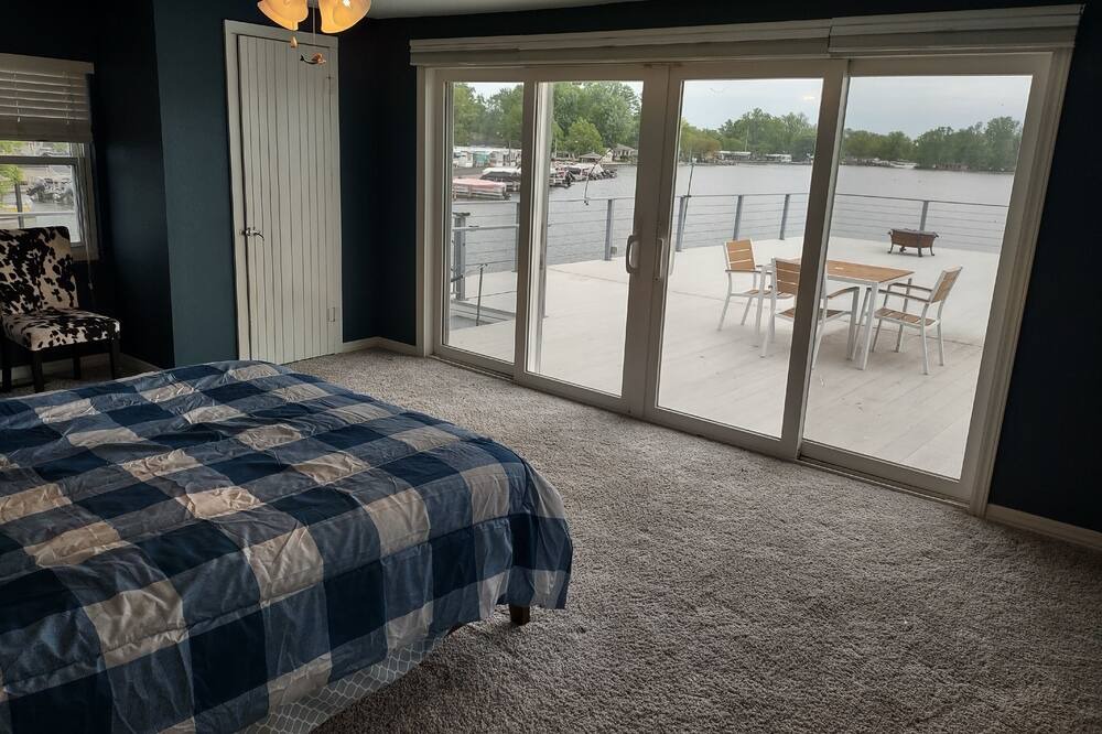 Photo of Bedroom in Russells Point