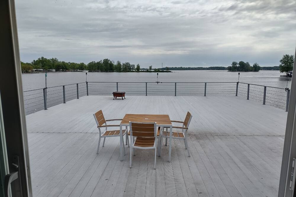 Photo of Patio Balcony in Russells Point