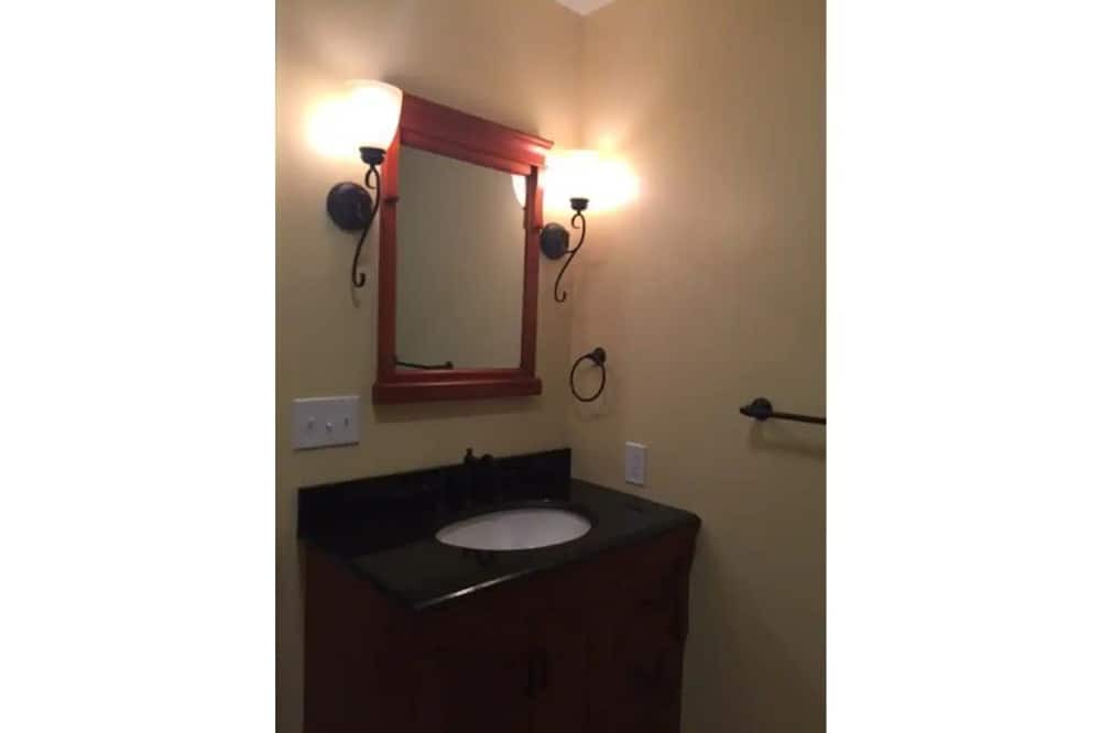 Photo of Bathroom in Beaver Falls