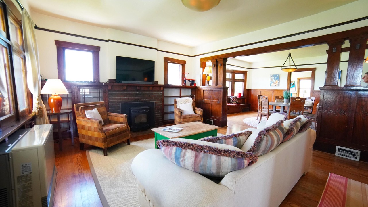 Photo of Livingroom in Clawson