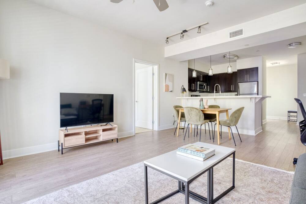 Photo of Livingroom in NoHo Arts District