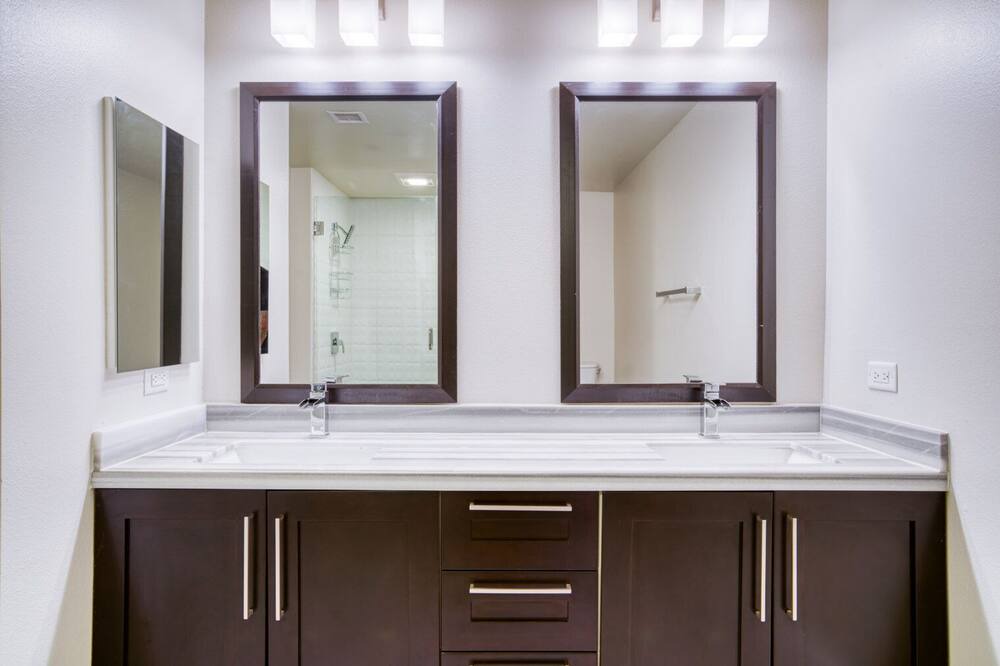 Photo of Bathroom in NoHo Arts District