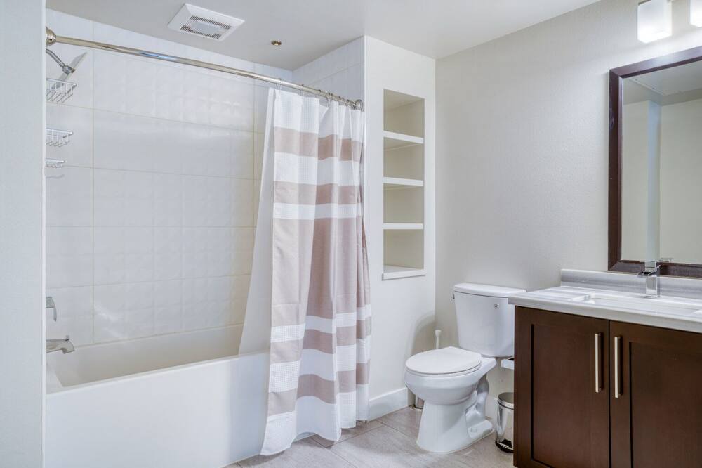 Photo of Bathroom in NoHo Arts District
