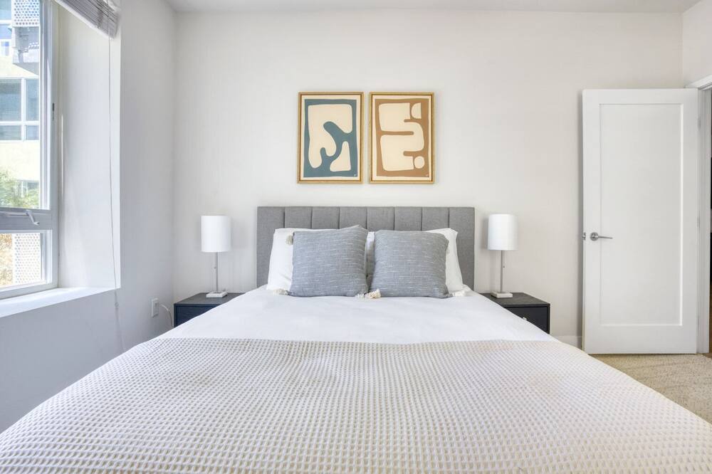 Photo of Bedroom in NoHo Arts District