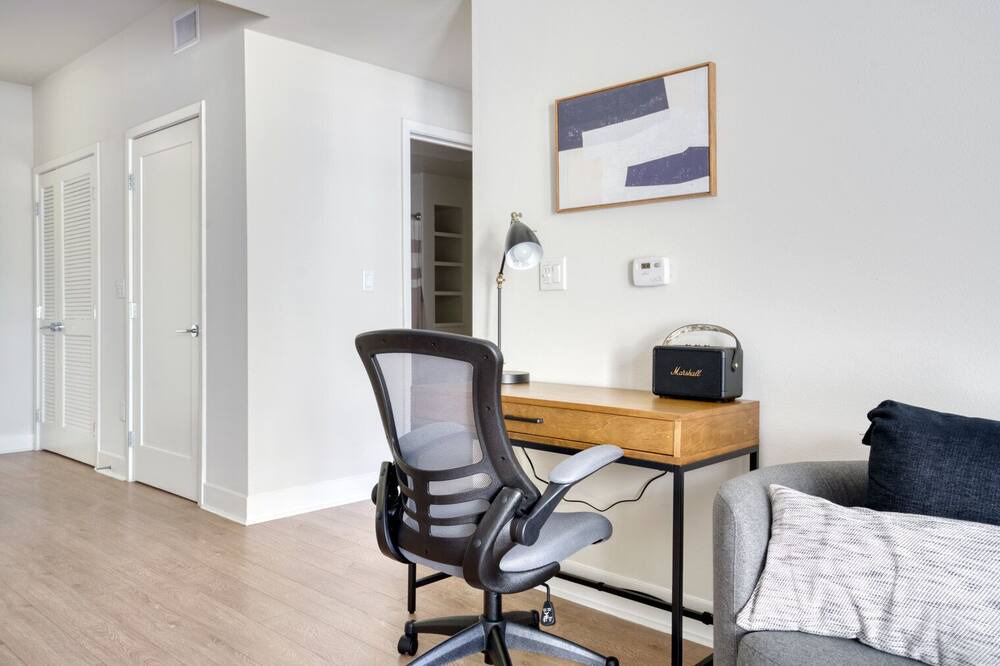 Photo of Bedroom in NoHo Arts District
