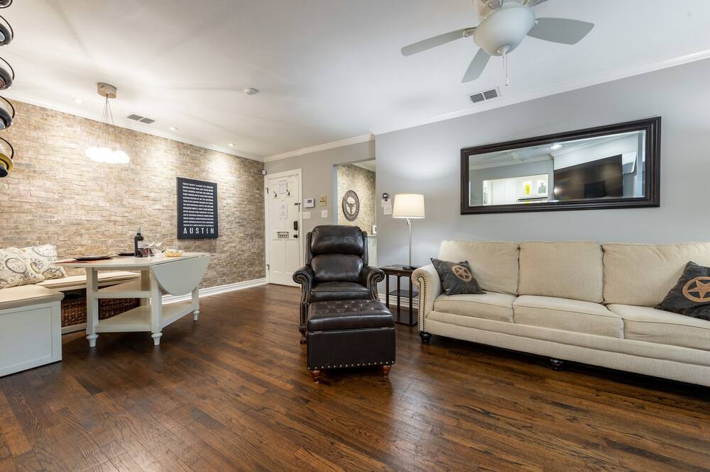 Photo of Livingroom in Hancock