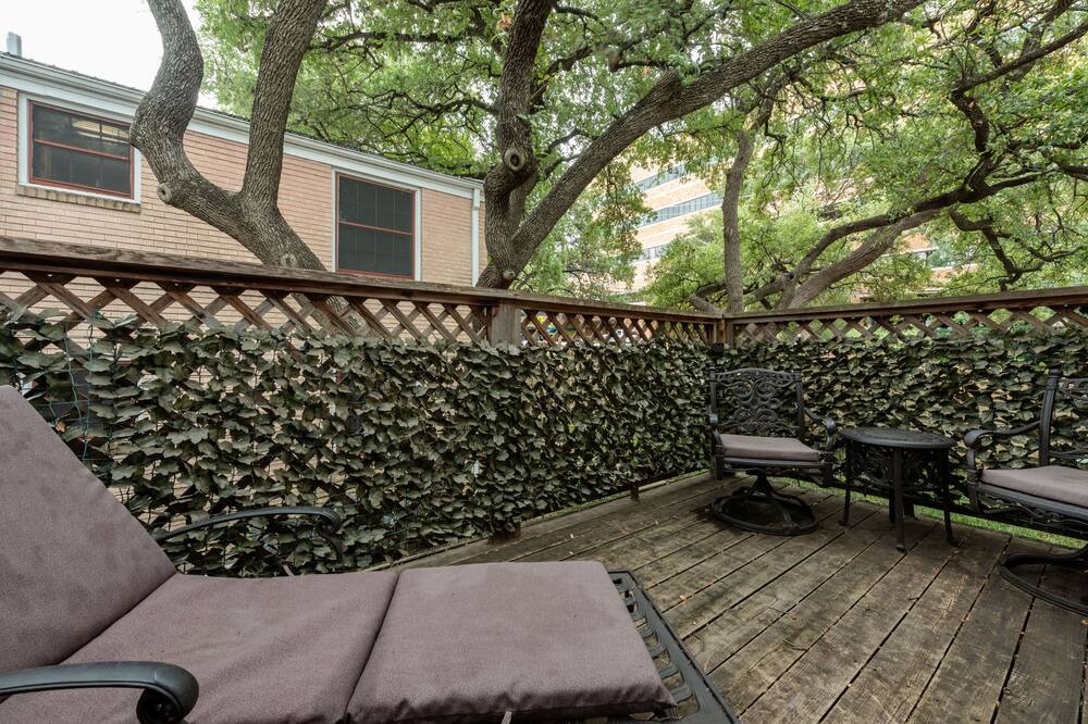 Photo of Patio Balcony in Hancock