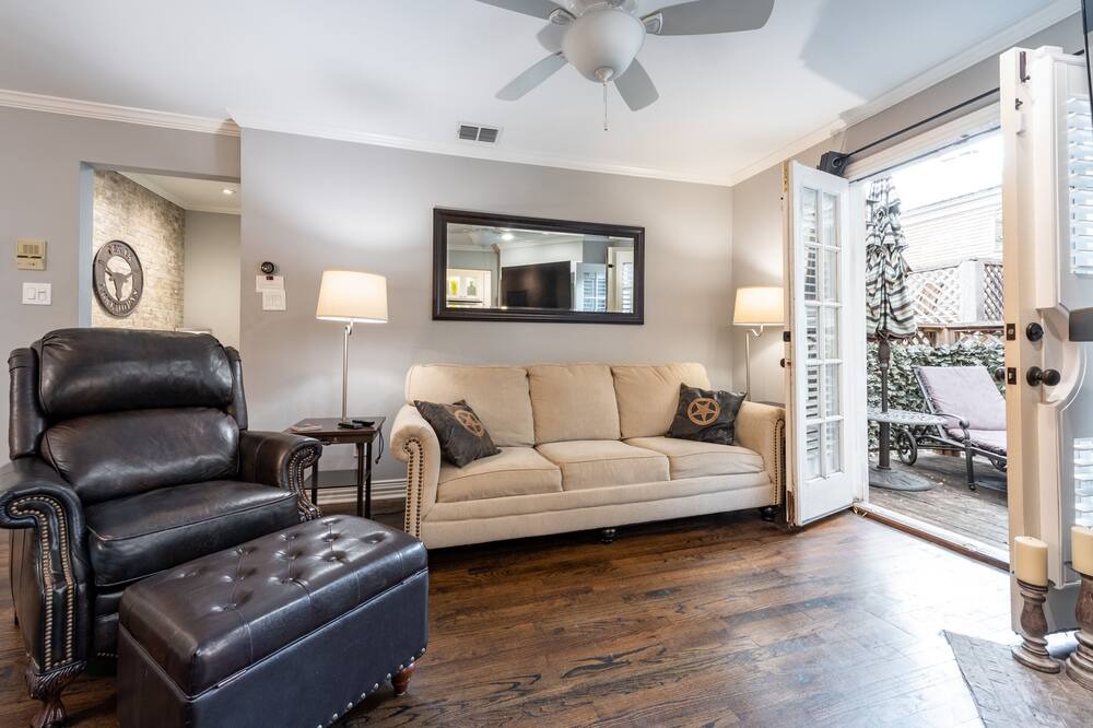 Photo of Livingroom in Hancock