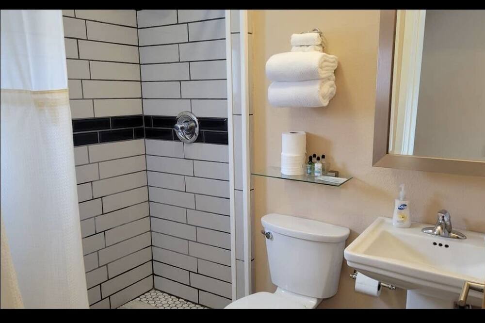 Photo of Bathroom in Dillon