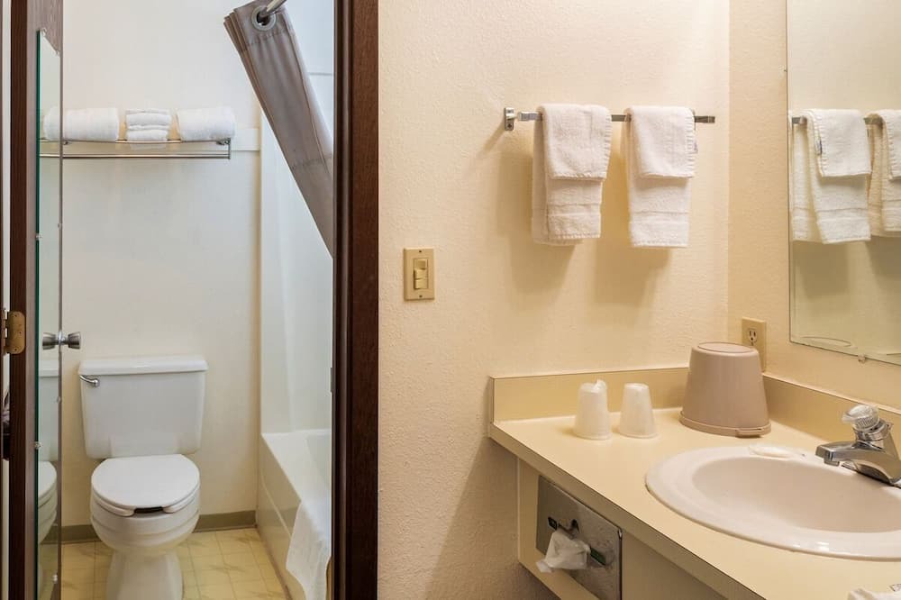 Photo of Bathroom in Shelby