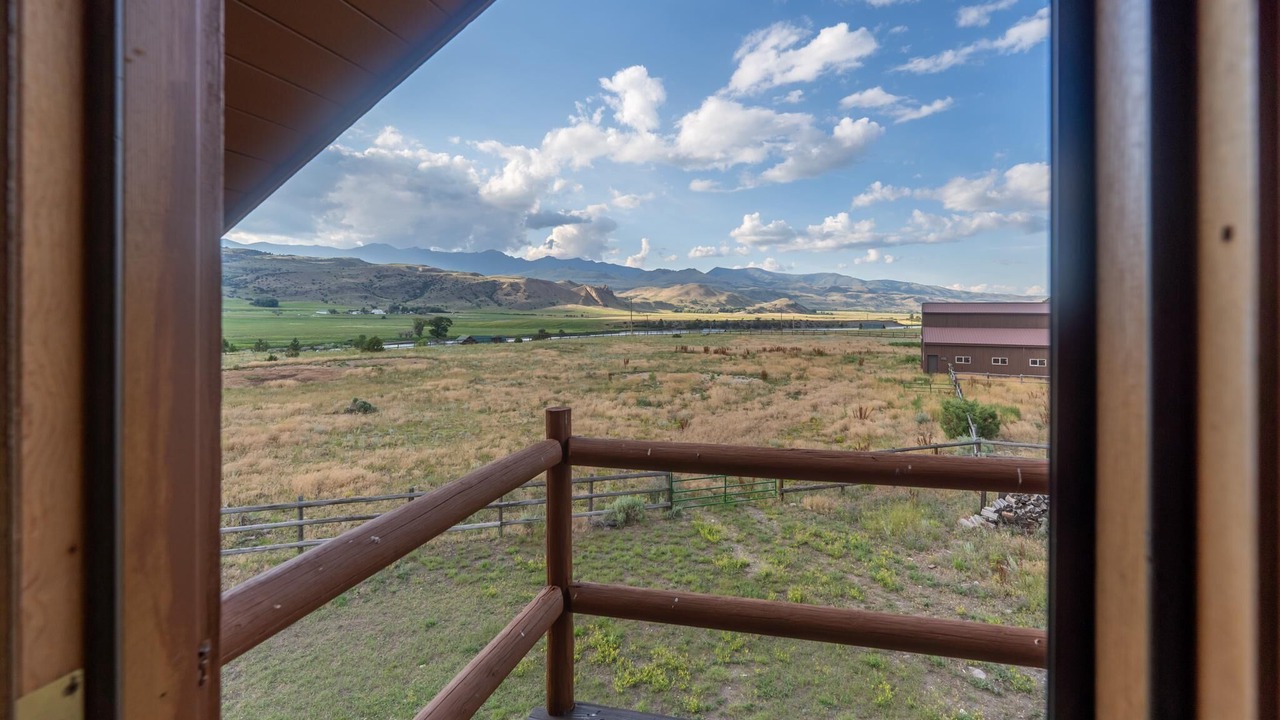 Photo of Patio Balcony in Emigrant