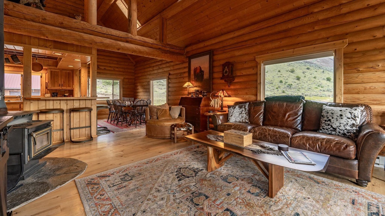 Photo of Livingroom in Emigrant