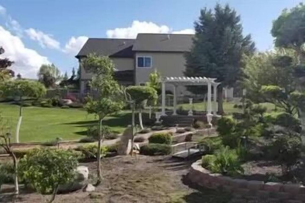 Photo of Outdoor in Miller Creek