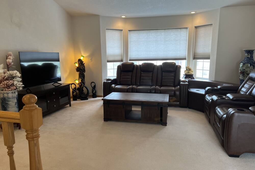 Photo of Livingroom in Miller Creek