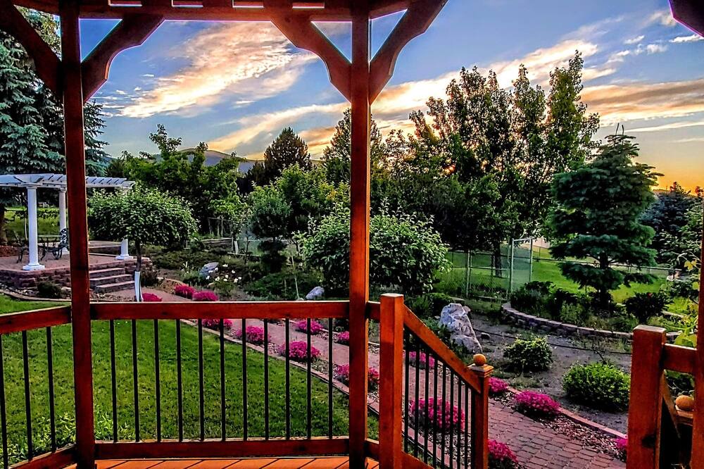 Photo of Patio Balcony in Miller Creek