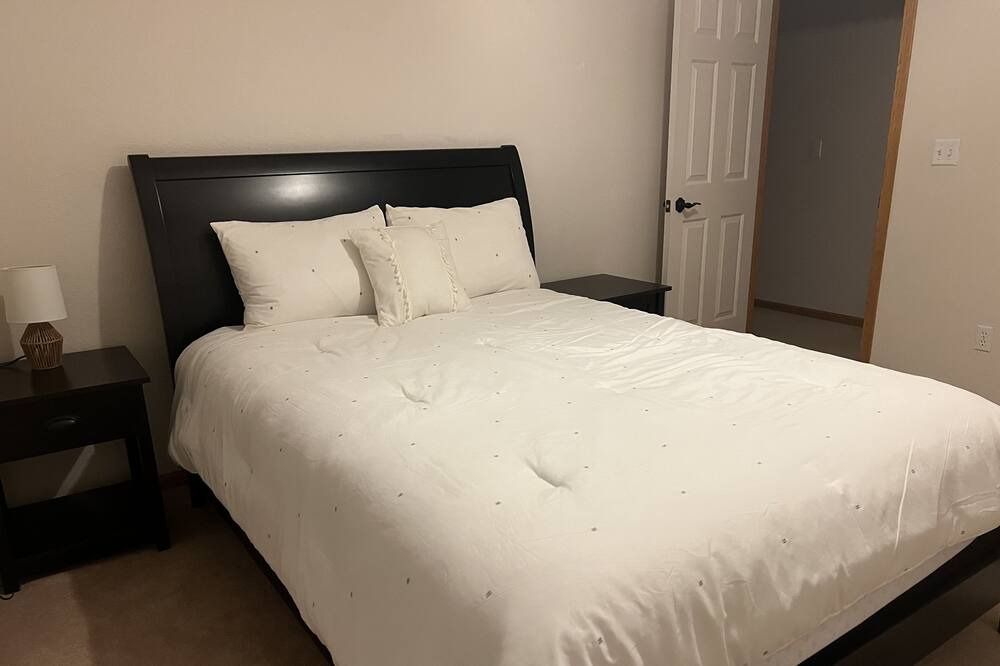 Photo of Bedroom in Miller Creek