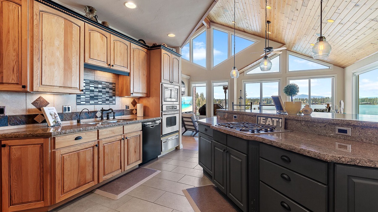 Photo of Kitchen in Hayden Lake