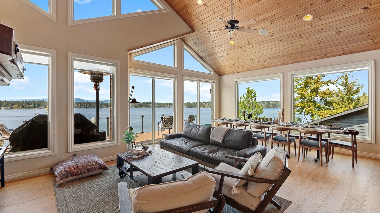 Photo of Livingroom in Hayden Lake