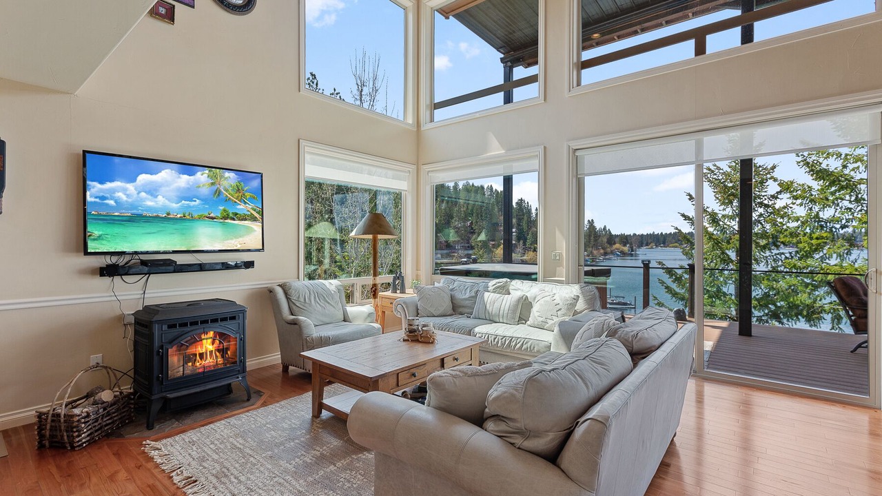 Photo of Livingroom in Hayden Lake