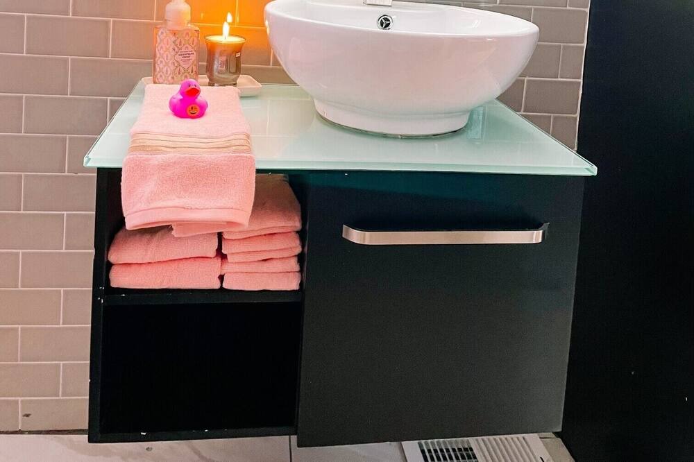 Photo of Bathroom in Blandburg