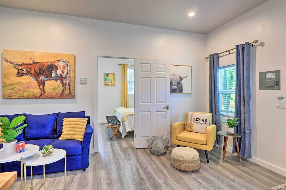 Photo of Bedroom in Hudson Bend