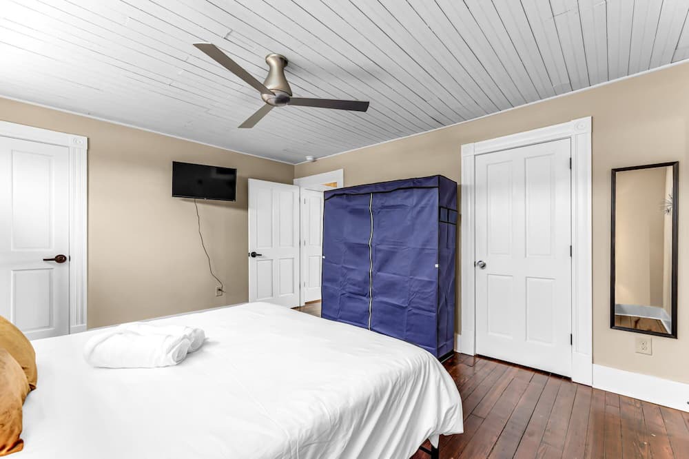 Photo of Livingroom in Downtown Greensboro