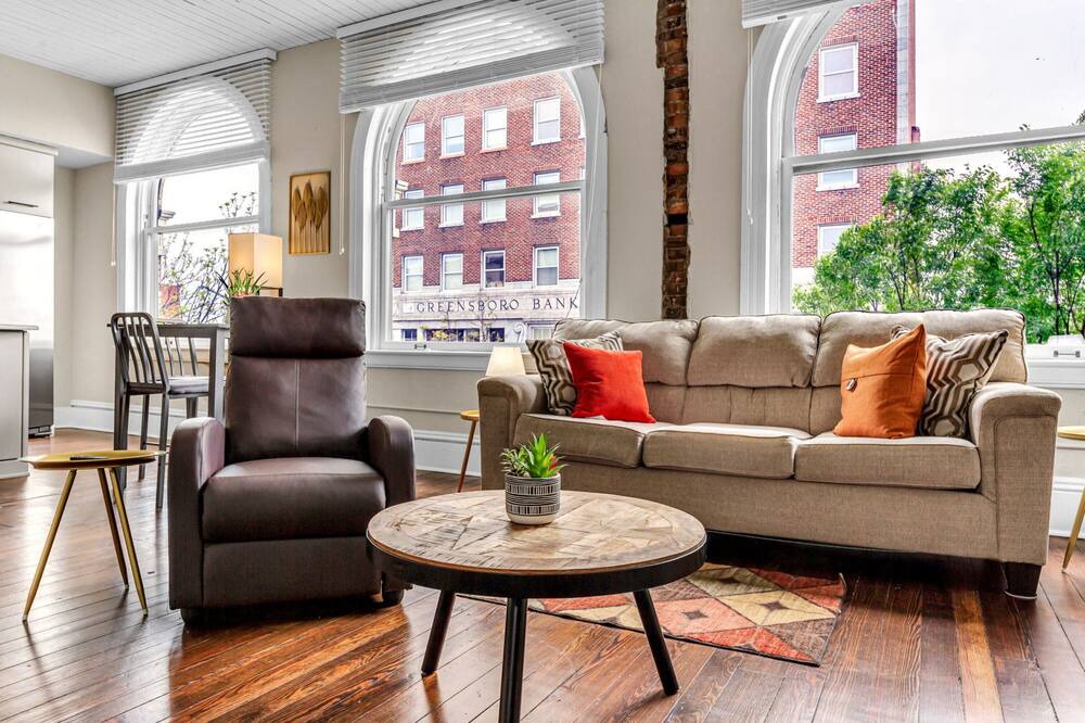Photo of Livingroom in Downtown Greensboro