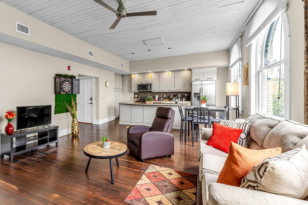 Photo of Livingroom in Downtown Greensboro