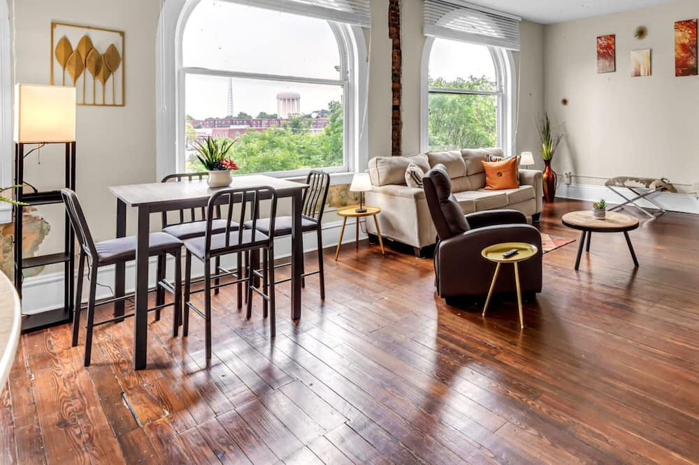 Photo of Livingroom in Downtown Greensboro