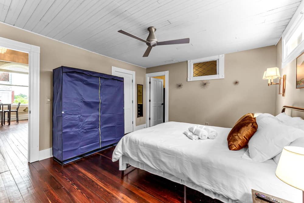 Photo of Livingroom in Downtown Greensboro