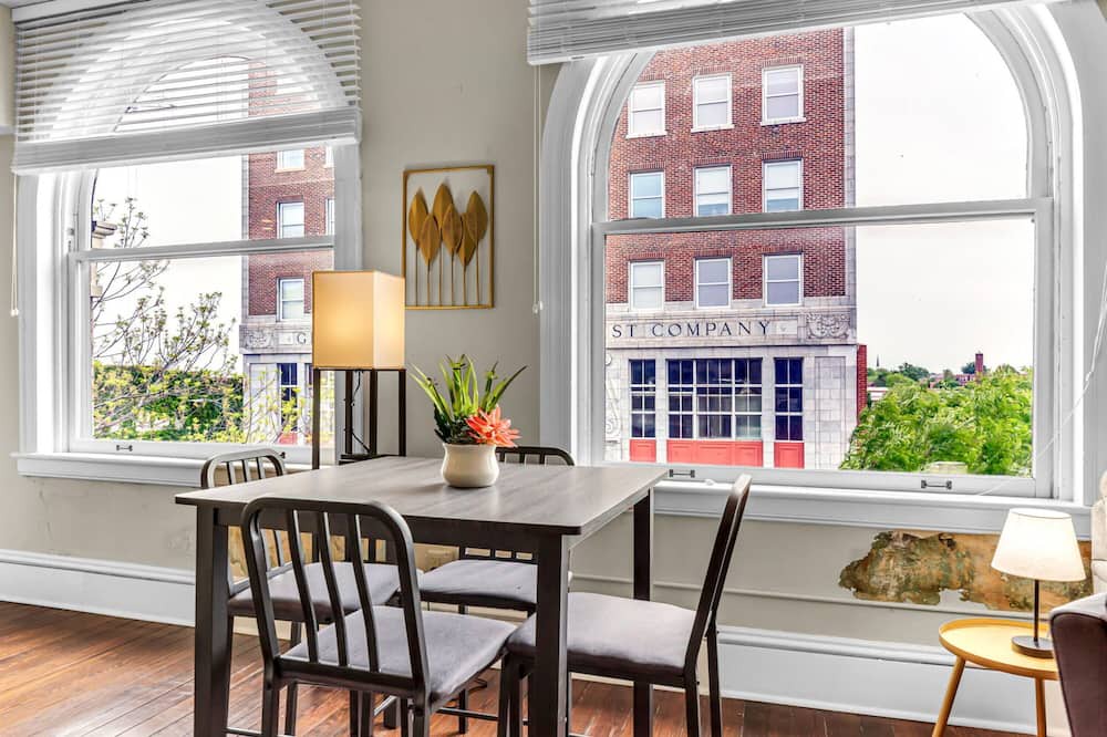 Photo of Livingroom in Downtown Greensboro