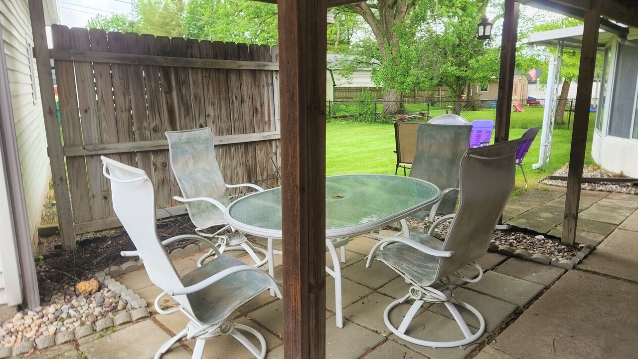 Photo of Outdoor in Speedway