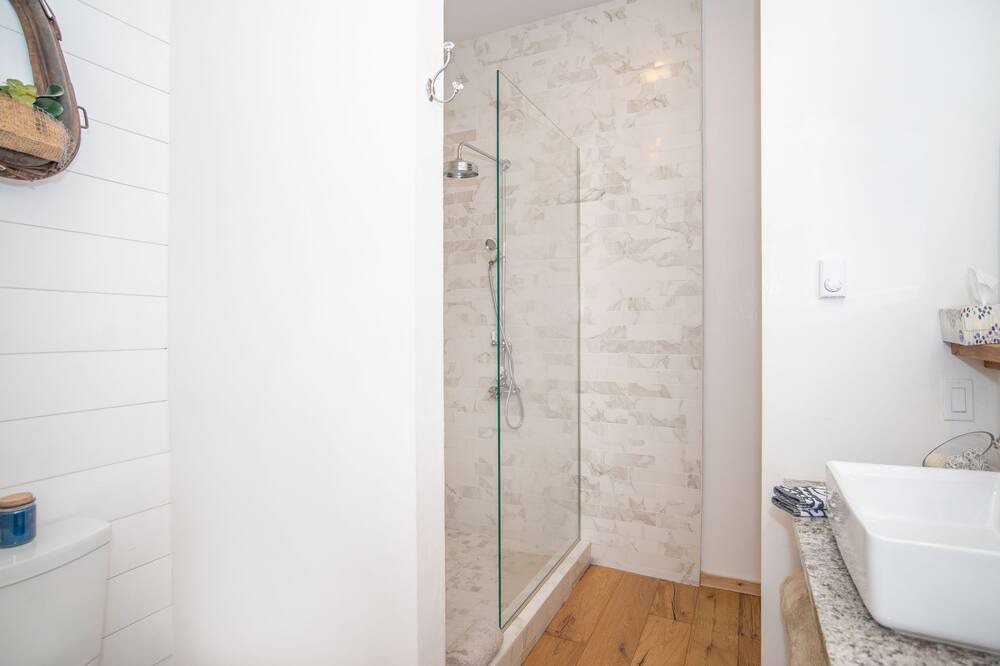 Photo of Bathroom in Hope
