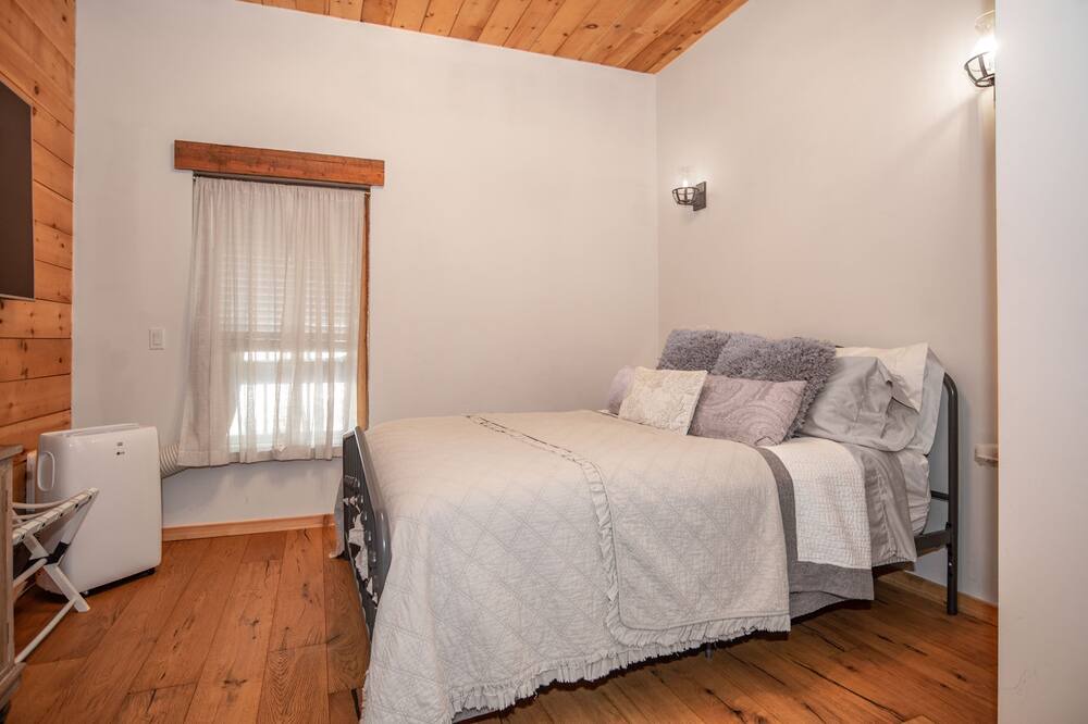Photo of Bedroom in Hope