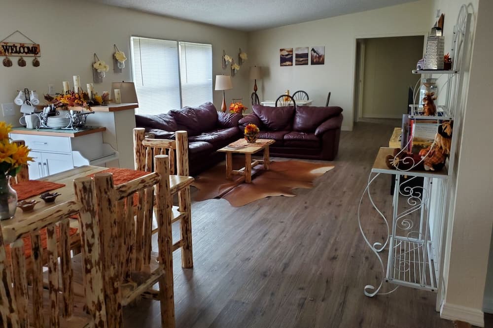 Photo of Livingroom in Dillon