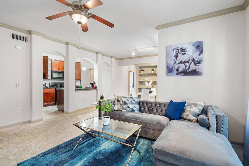 Photo of Livingroom in Astrodome