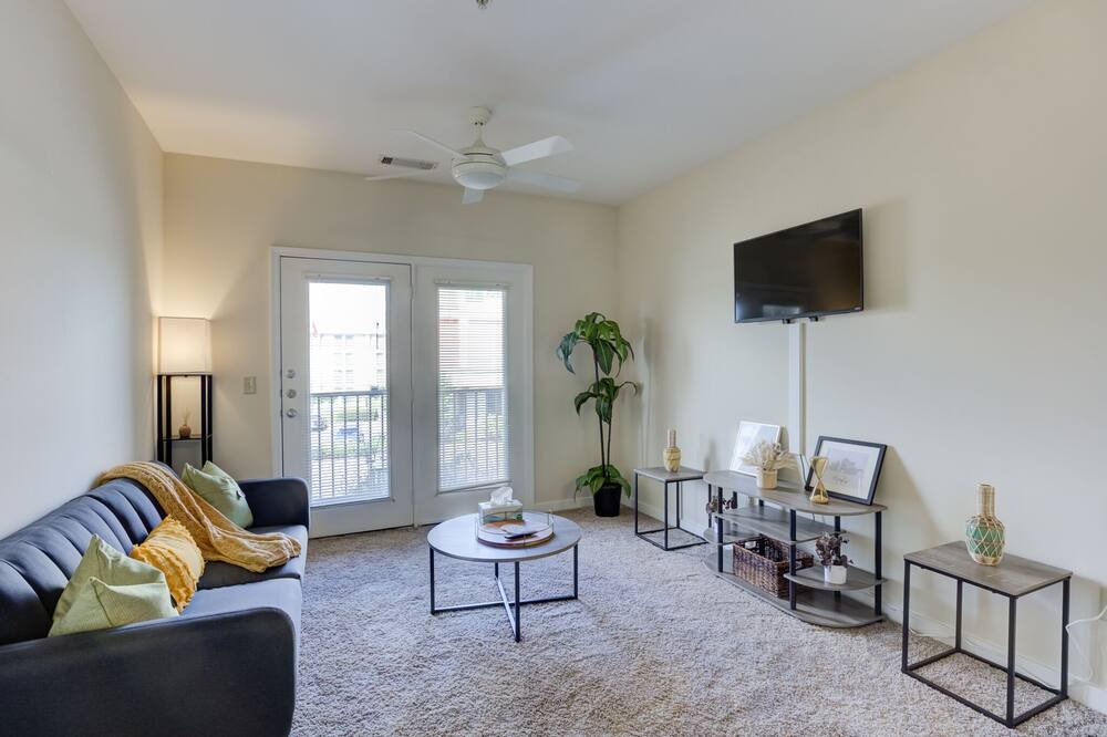 Photo of Livingroom in New Pathways