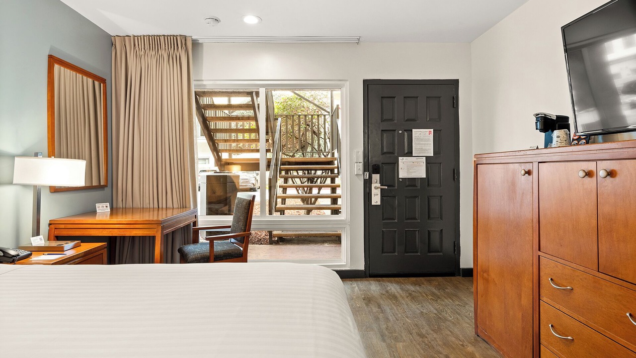 Photo of Bedroom in Pacific - Edison