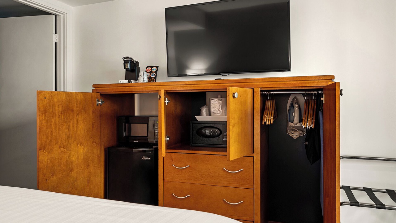 Photo of Bedroom in Pacific - Edison