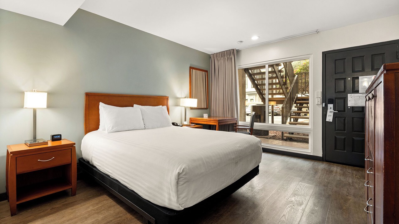Photo of Bedroom in Pacific - Edison