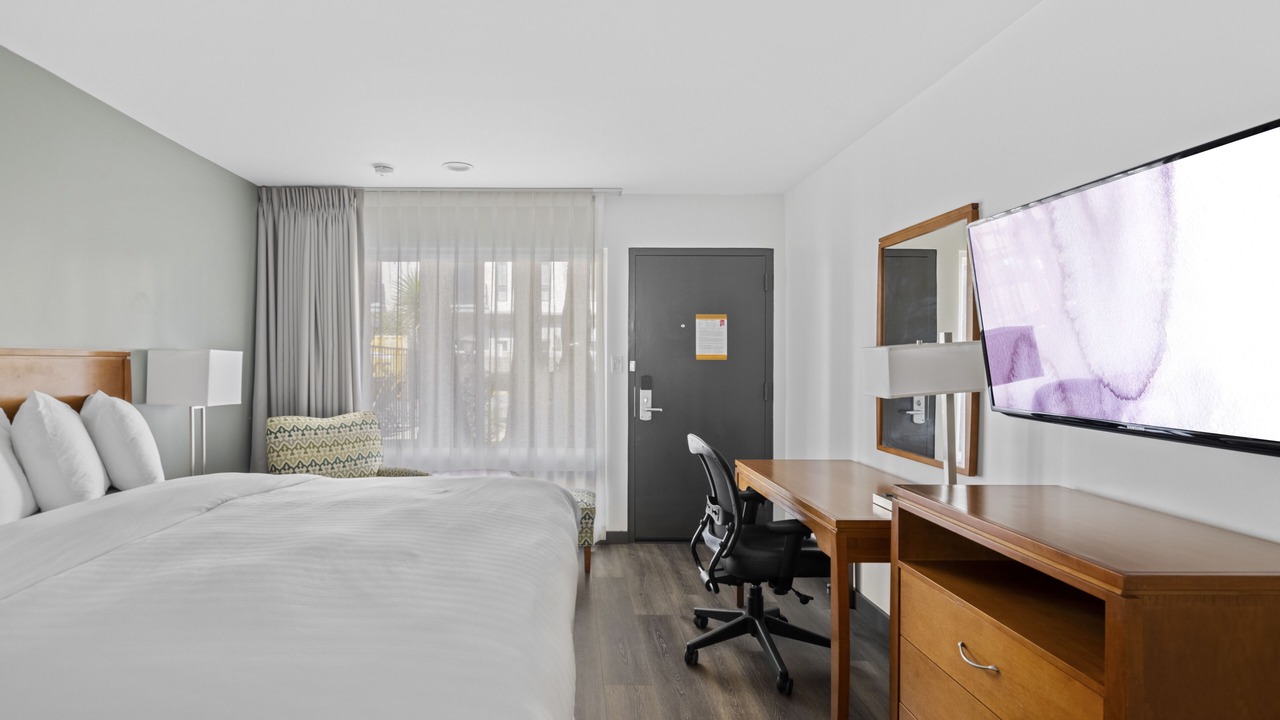 Photo of Bedroom in Pacific - Edison