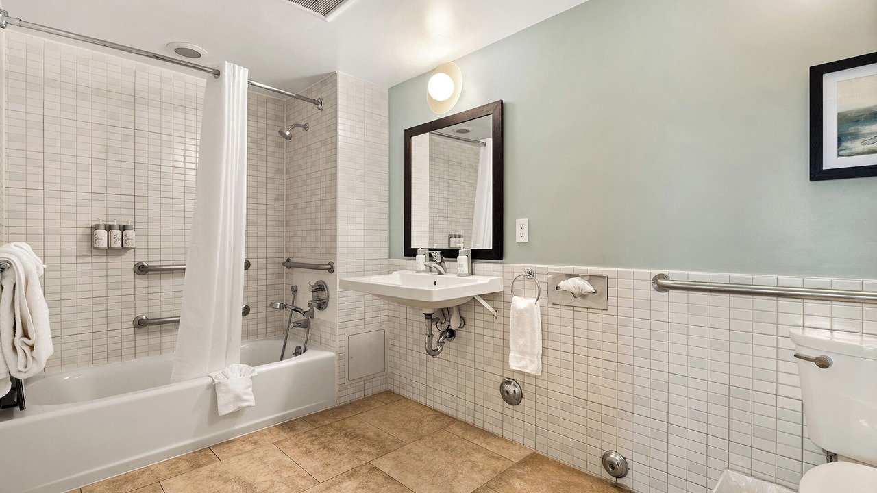 Photo of Bedroom in Pacific - Edison