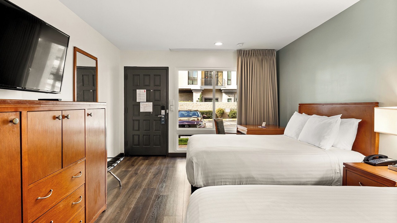 Photo of Bedroom in Pacific - Edison