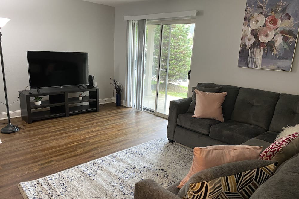 Photo of Livingroom in Auburn Hills