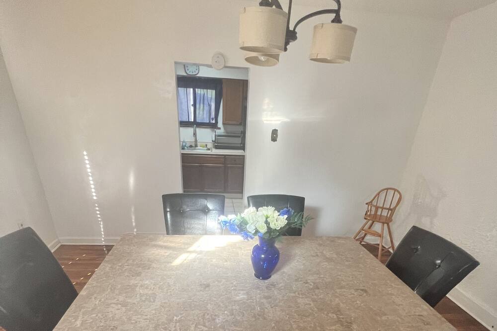 Photo of Livingroom in South Hills
