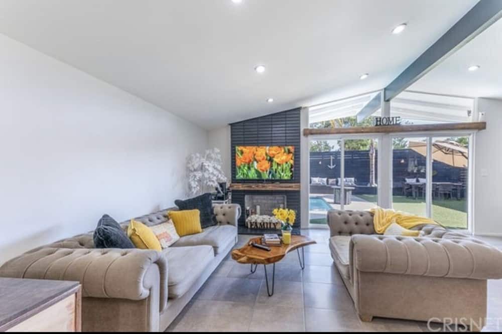 Photo of Livingroom in Winnetka